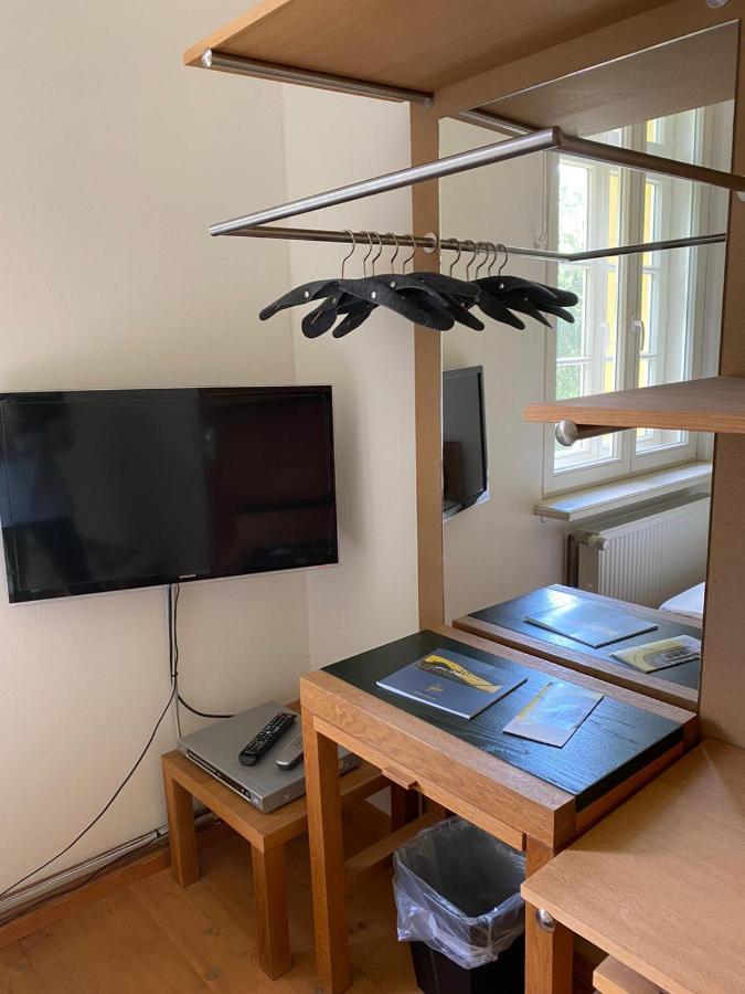 Gutshaus Mit Seeblick - Oekologisch & Nachhaltig Lubow Esterno foto